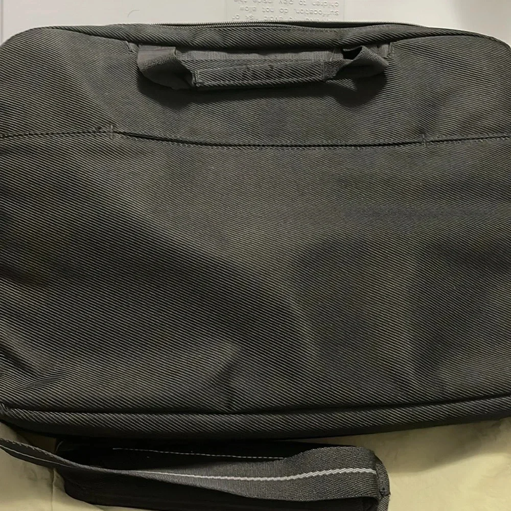 Solo Urban Briefcase. Can hold laptops up to 17.3”. Brand New With Tags.
